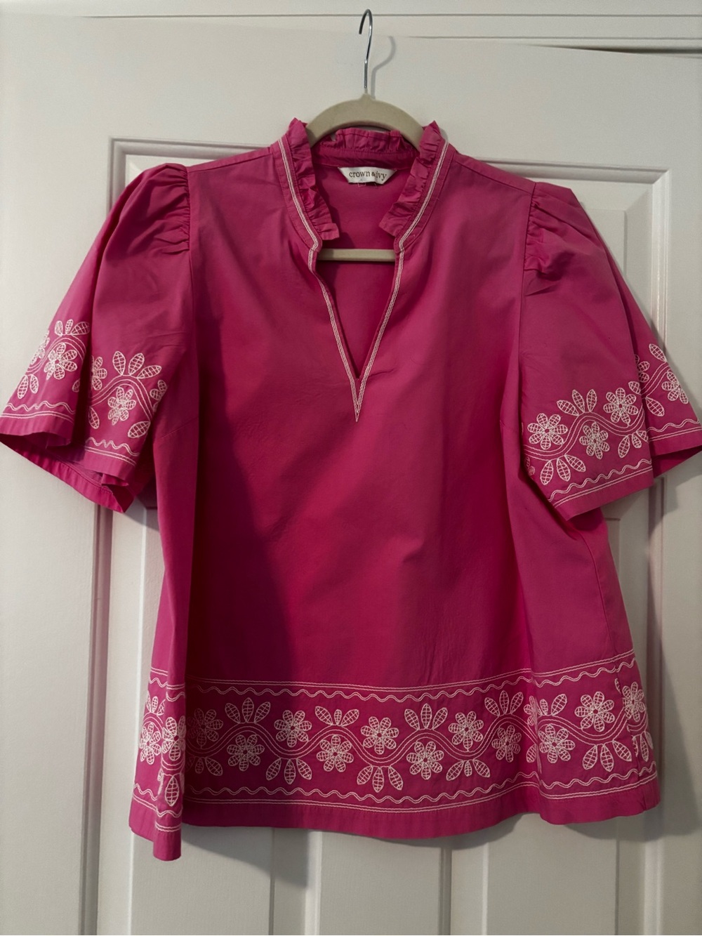 crown & ivy Fuchsia Short-Sleeve Embroidered Ruffle-Neck Blouse